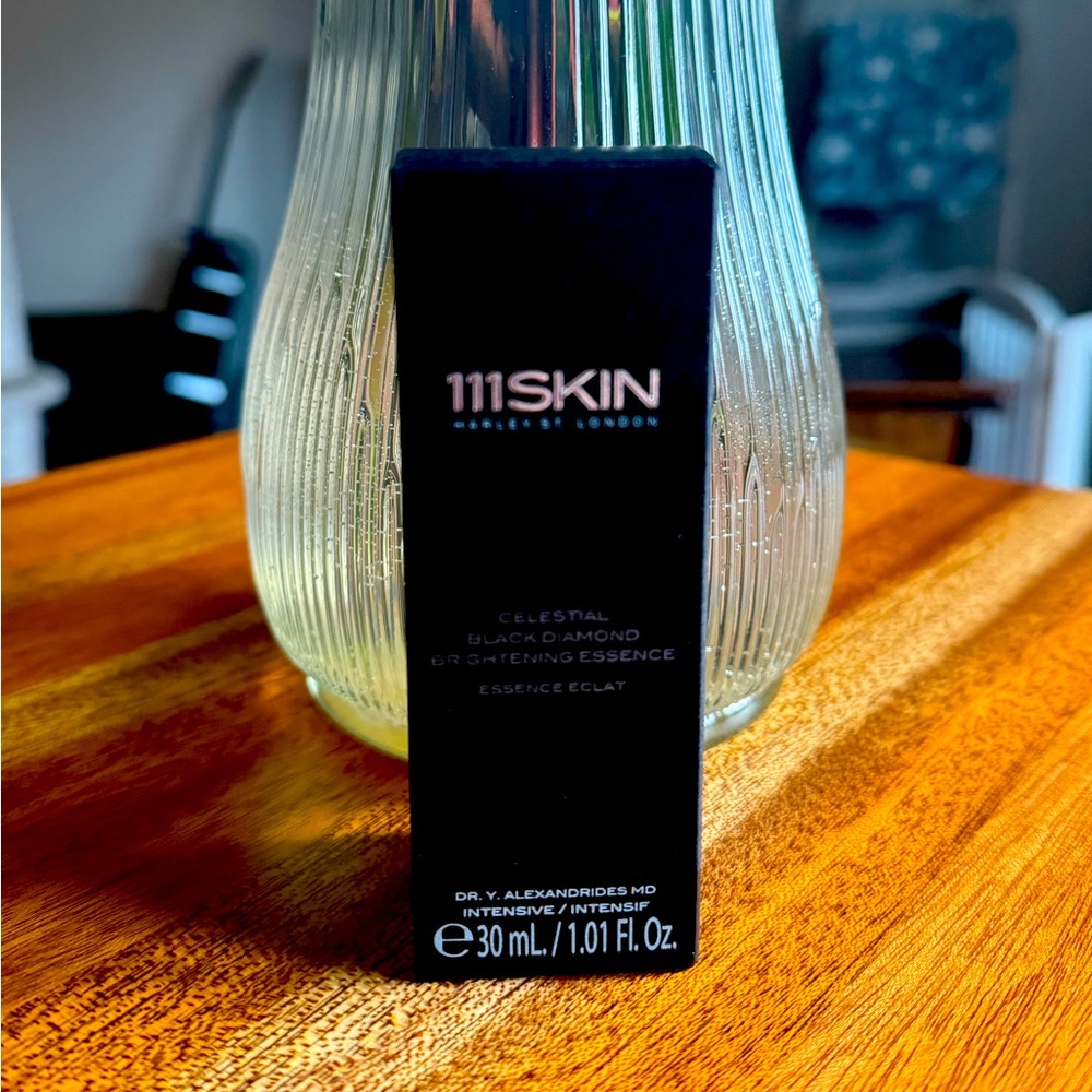111SKIN
Celestial Black Diamond Brightening Essence NEW